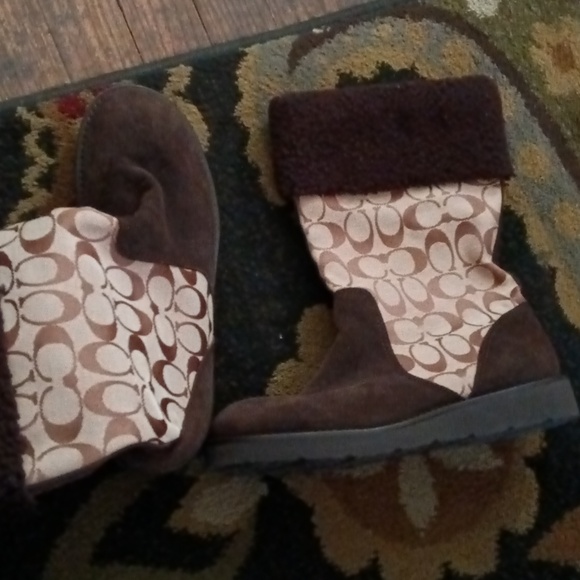 Boots - Picture 2 of 3